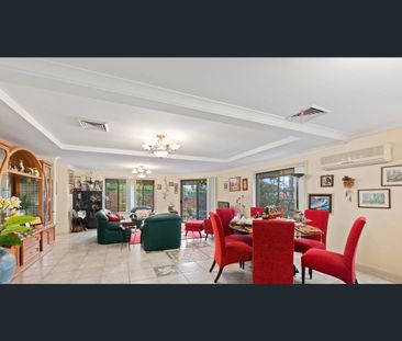 Large Free Standing Four Bedroom Townhouse - Photo 5