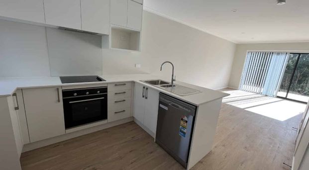 3 Bedroom 2 Bathroom - Photo 1