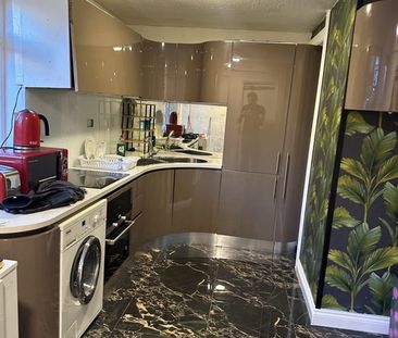 Lovely and bright large double room available - Photo 5