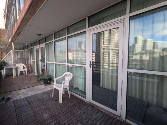 Gerry Raffles Square, London, E15 - Photo 1