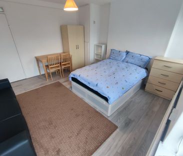 Room in a Shared Flat, Cottenham House, N19 - Photo 6