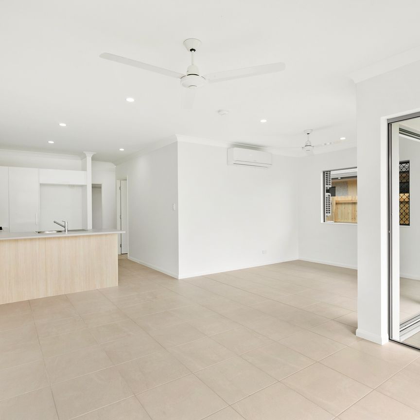 AFFORDABLE LIVING –SMITHFIELD VILLAGE DUPLEX - Photo 1