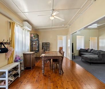 Tidy Colonial Home on Acreage - Photo 4