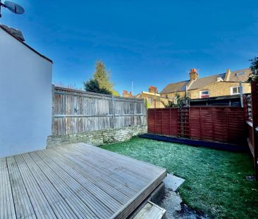 3 bedroom terraced house to rent - Photo 2