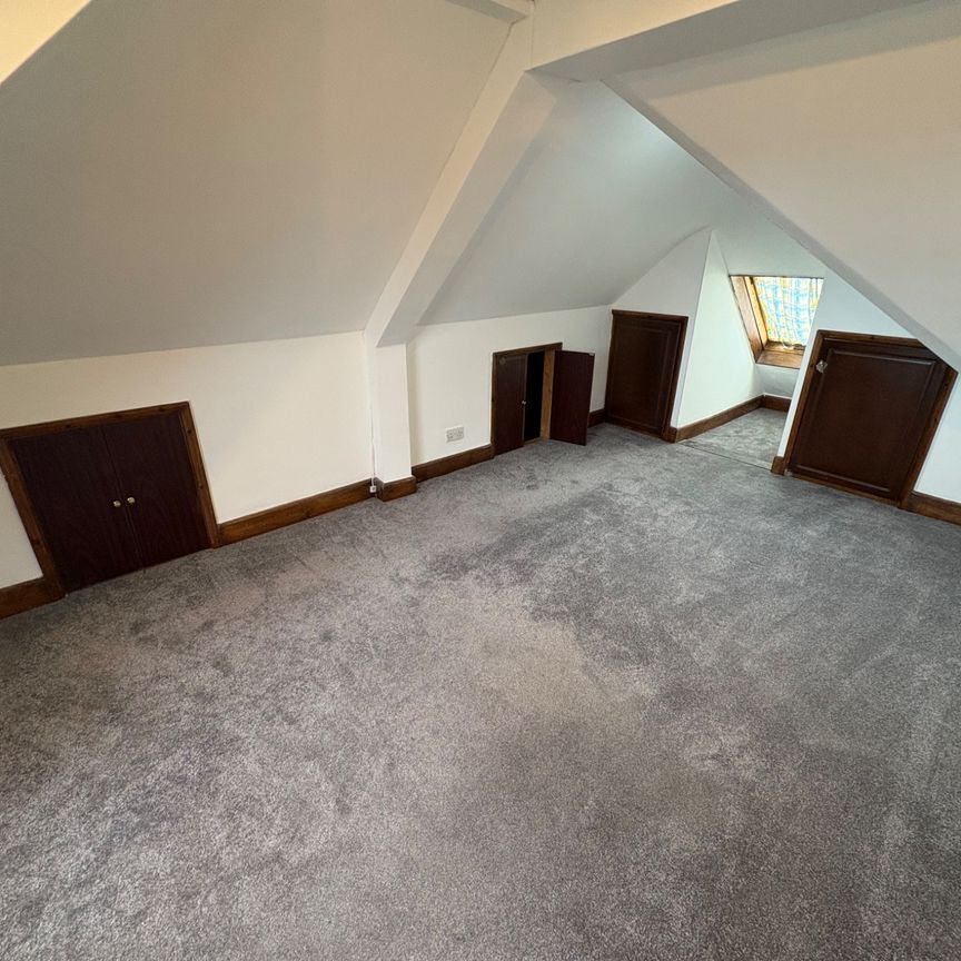 Uxbridge Road, Feltham, TW13 5EA - Photo 1