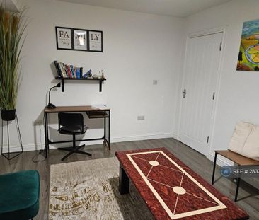 Studio to rent - Photo 2