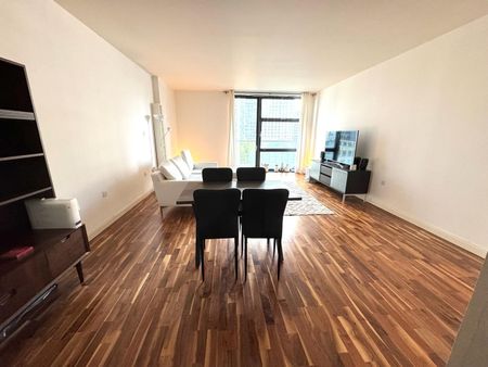 2 Bed Flat, Discovery Dock Apartments West, E14 - Photo 2