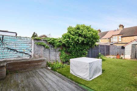 3 bedroom terraced house to rent - Photo 3