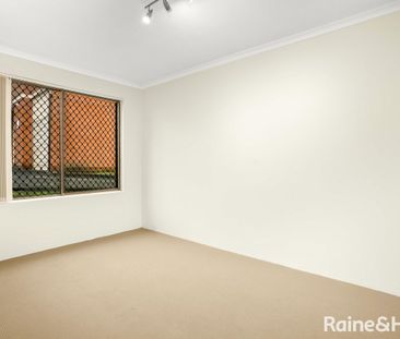 Two Bedroom Unit In Convenient Location - Photo 2
