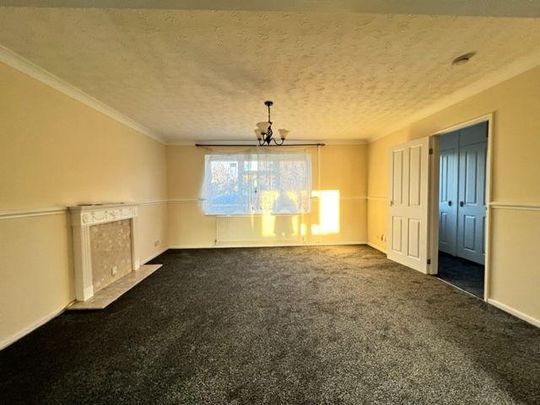 4 bedroom semi-detached house to rent - Photo 1