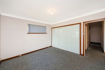 40 Peter Street, Halls Head. - Photo 4