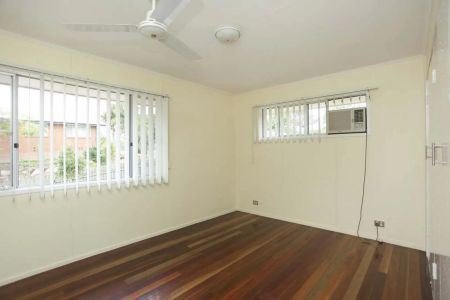 GREAT VALUE LIVING IN THE GAP! - Photo 2