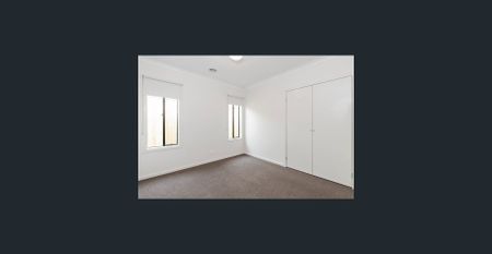 Spacious Family Home! - Photo 2