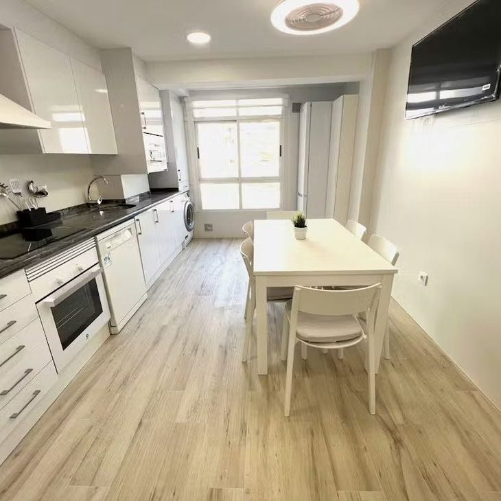 Carrer Poeta Artola, Valencia, Valencian Community 46021 - Photo 1