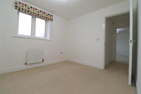 5 bedroom detached house to rent - Photo 4