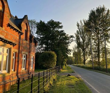 Detached Lodge House on a Rural Estate - Photo 2