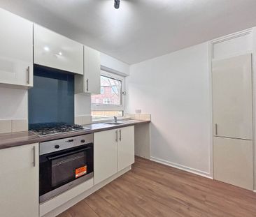 Burnsall Grove, Oldham - Photo 5