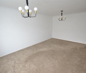 3 bedroom detached bungalow to rent - Photo 3