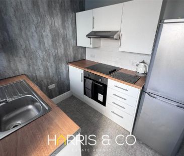 2 bedroom terraced house to rent - Photo 3