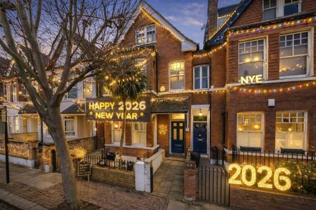 3 bedroom maisonette to rent - Photo 4