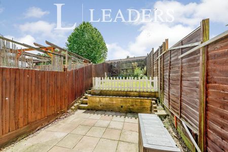 2 bedroom terraced house to rent - Photo 3