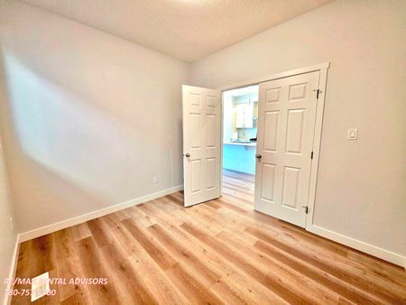 UPPER 2603 208 Street Northwest - Photo 5