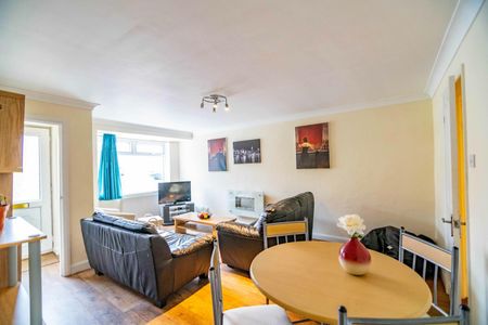 8 Melrose Close - Photo 2