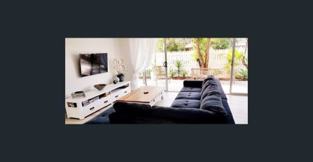 Miami furnished ground floor duplex apartment, Utilities Included - 400m to Beach - Photo 3