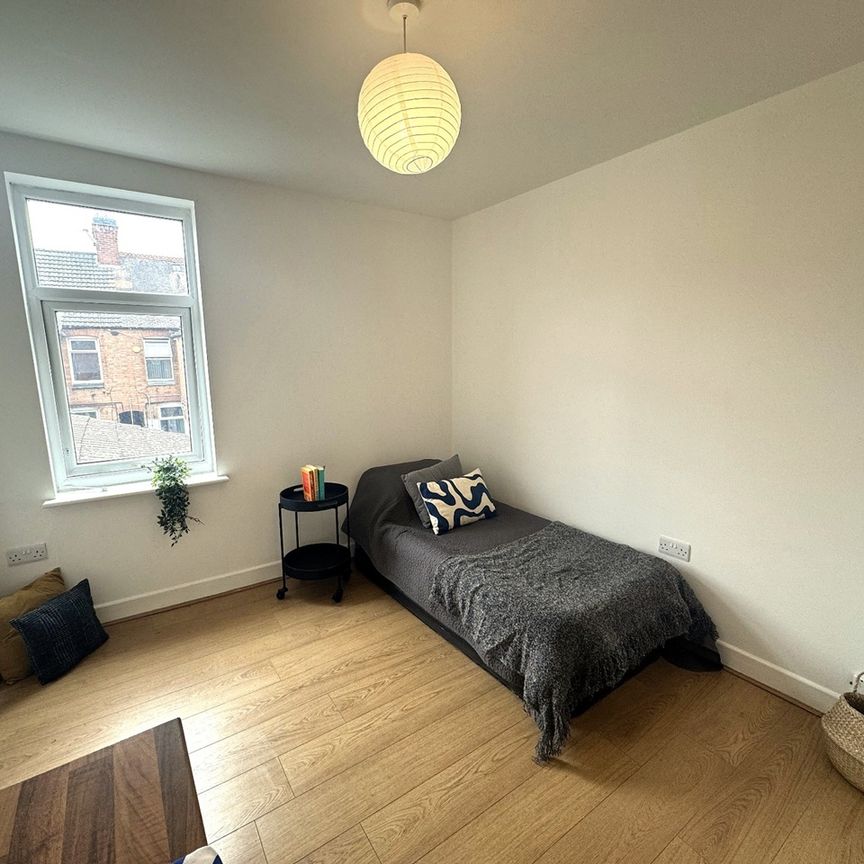 Studio Flat, Fosse Road North, LE3 - Photo 1