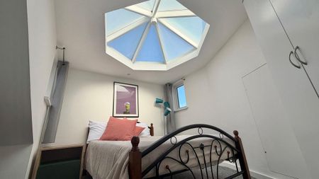 3 bedroom flat to rent - Photo 3