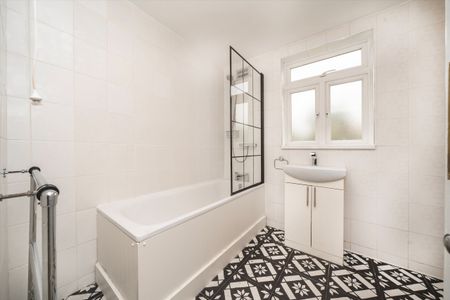 Montgomery Road, Chiswick, W4, London - Photo 5