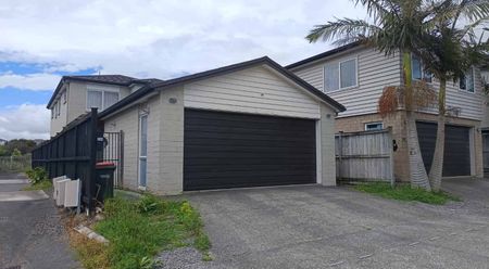 Large family home flat bush - Photo 5