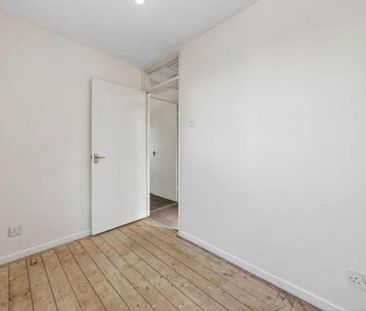 2 bedroom mews to rent - Photo 4