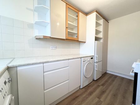 2 bedroom flat to rent - Photo 3