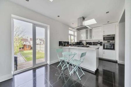 St Marys Road, Selhurst, SE25 - Photo 3