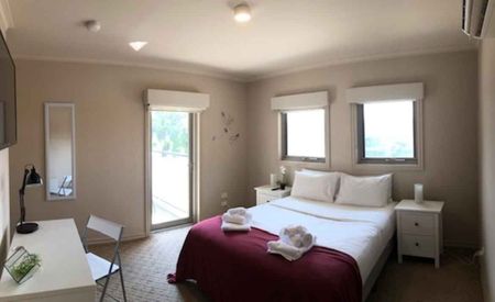 Room 6 (Ensuite) - Photo 5