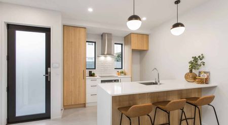 Contemporary Urban Living with Style and Comfort - Photo 4