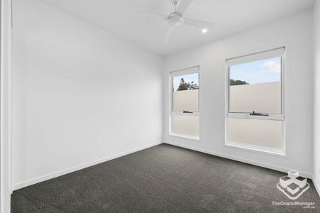 Brand New 4 Bed with Solar - Photo 2