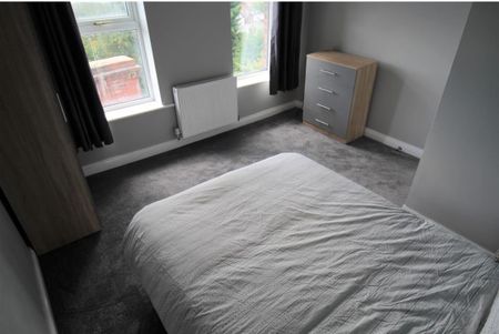 4 Bed - flat 4, 35 Richmond Road, Headingley, Leeds - LS6 1BX - Student - Photo 4