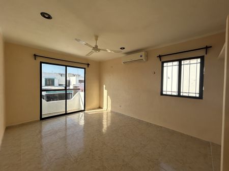 Casa a pocos minutos a Plaza Galerías en La Castellana. - Photo 2
