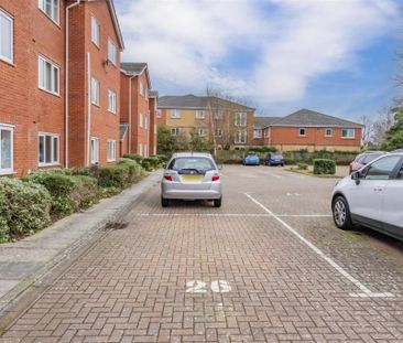 1 bed Flat To Let - Photo 6
