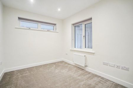 5 bedroom detached house to rent - Photo 4