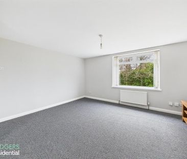 9a Dungoyne Park, Dundonald, Castlereagh, Belfast, BT16 2PL - Photo 1