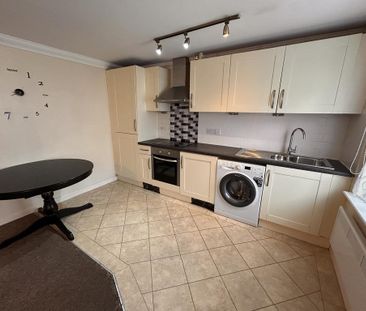 2 bedroom maisonette to rent - Photo 1