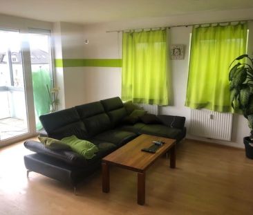 Sonnige, großzügige 3-Zimmer-Wohnung mit überdachtem Balkon und möb... - Foto 1