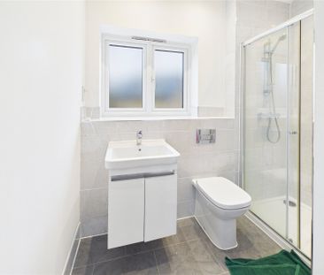 3 bedroom House in Hurley Drive, Berkshire - Photo 6