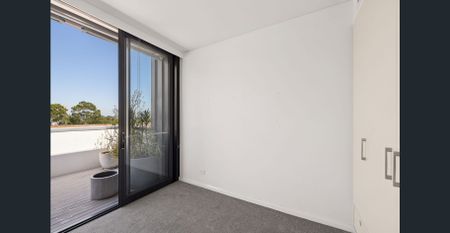 Modern living with private rooftop retreat - Photo 5