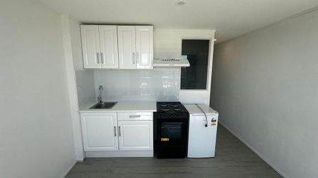 🏙️ Newly Renovated 2-Bedroom Apartment – Nelson S - Photo 5