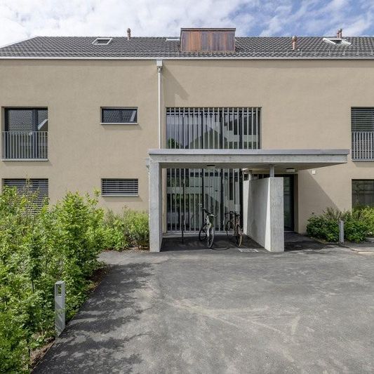 moderne 3,5-Zimmer-Wohnung mit Gartensitzplatz - Photo 1