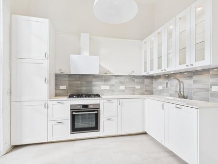 3 bedroom apartment to rent - Photo 2